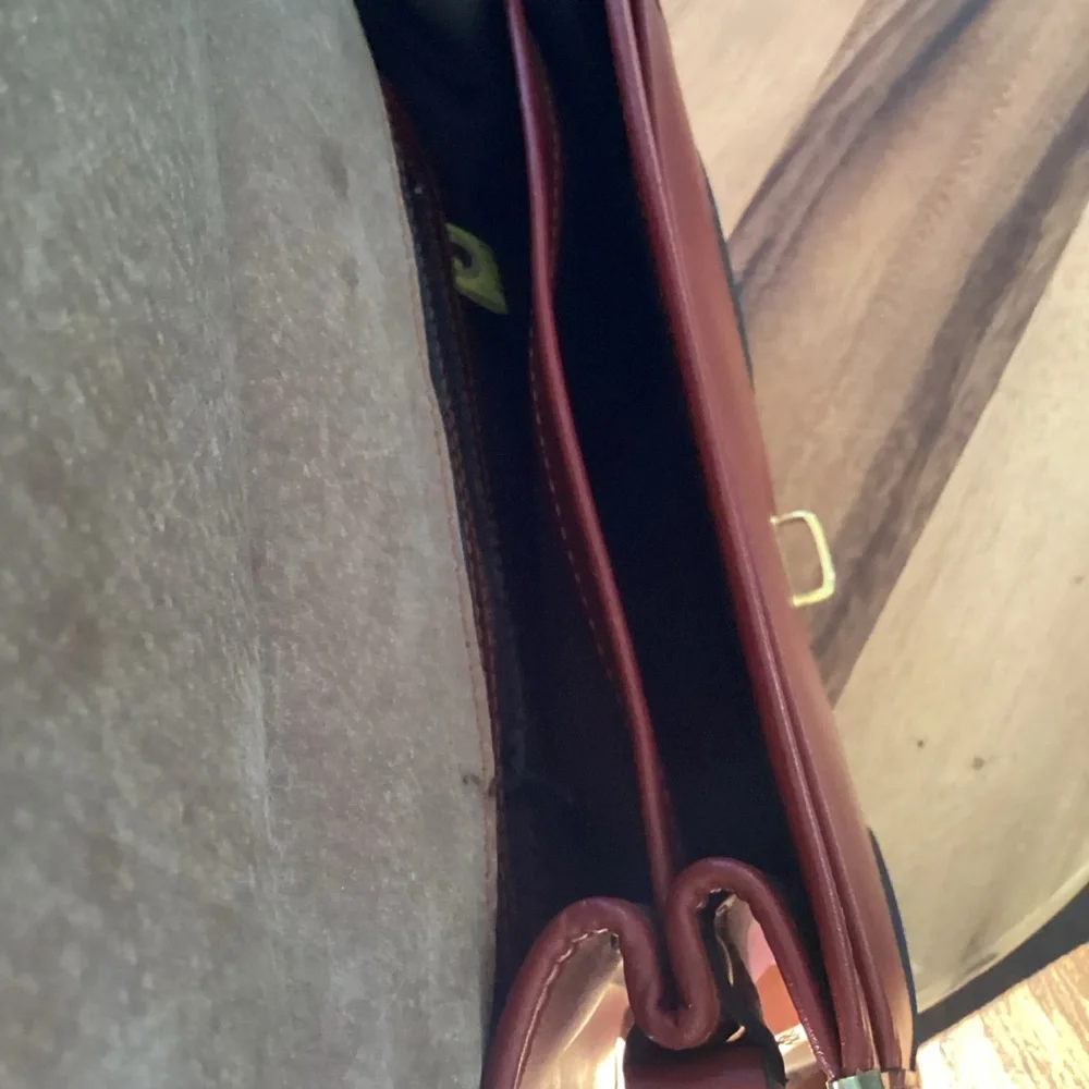 RED GOOSE Crossbody Bag Red Leather EUC - Picture 15 of 15